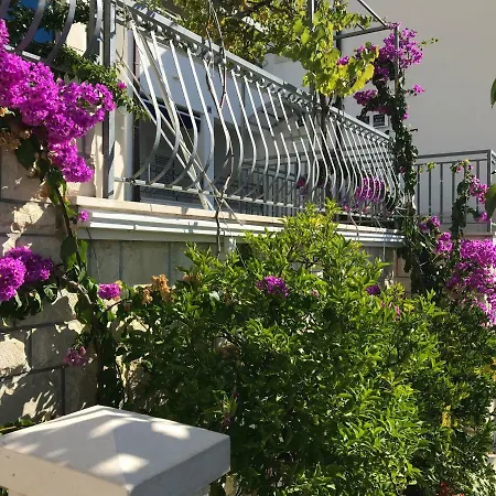Ivan Stanici Apartment Omiš